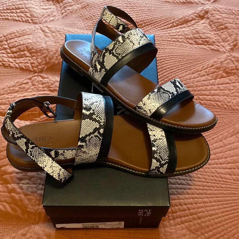 ❇️ Naturalizer Snake Sandals